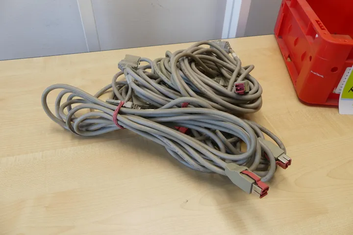Konvolut Datenkabel/Verlängerungskabel Umfang: Karton mit Inhalt